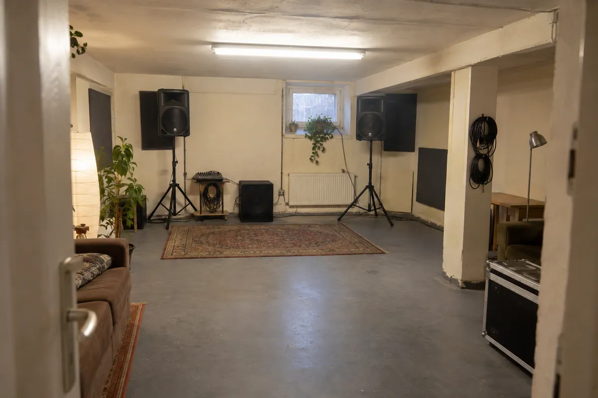 Nebenkanal, rehearsal room in Berlin